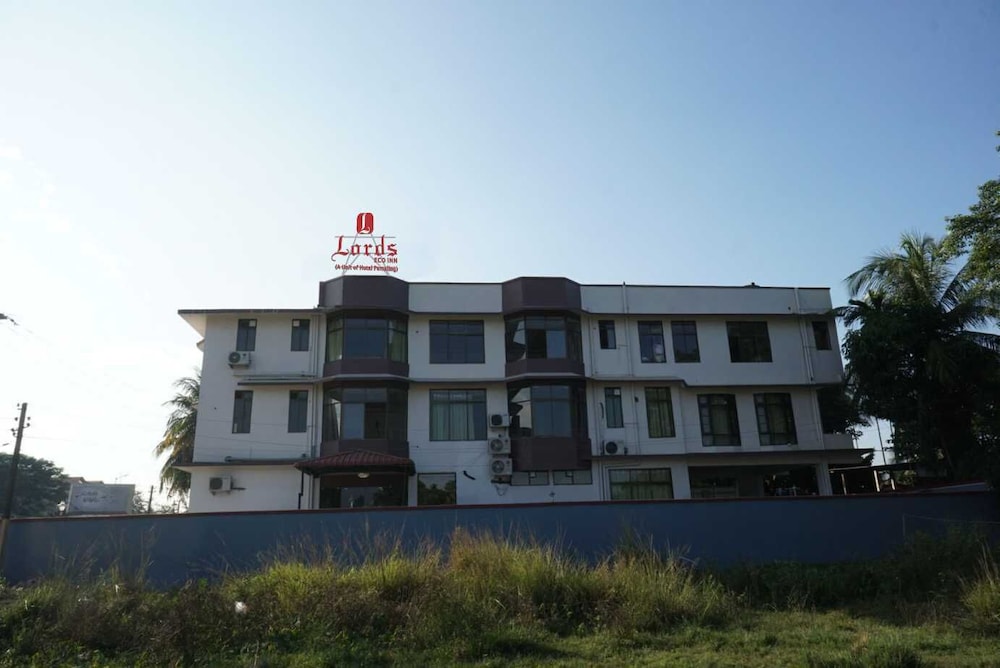 Treebo Trend Hotel Pemaling 4/35