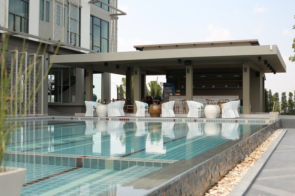 Navela Hotel & Banquet 7/50