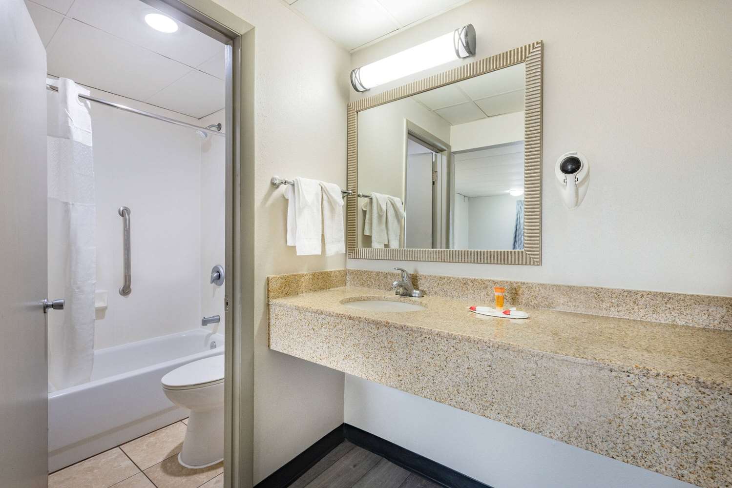 Days Inn By Wyndham Fredericksburg North 37/41