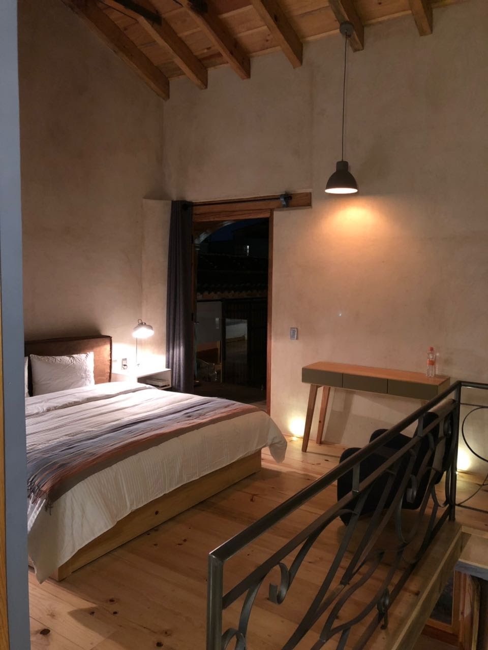 Helverica Hotel 25/54