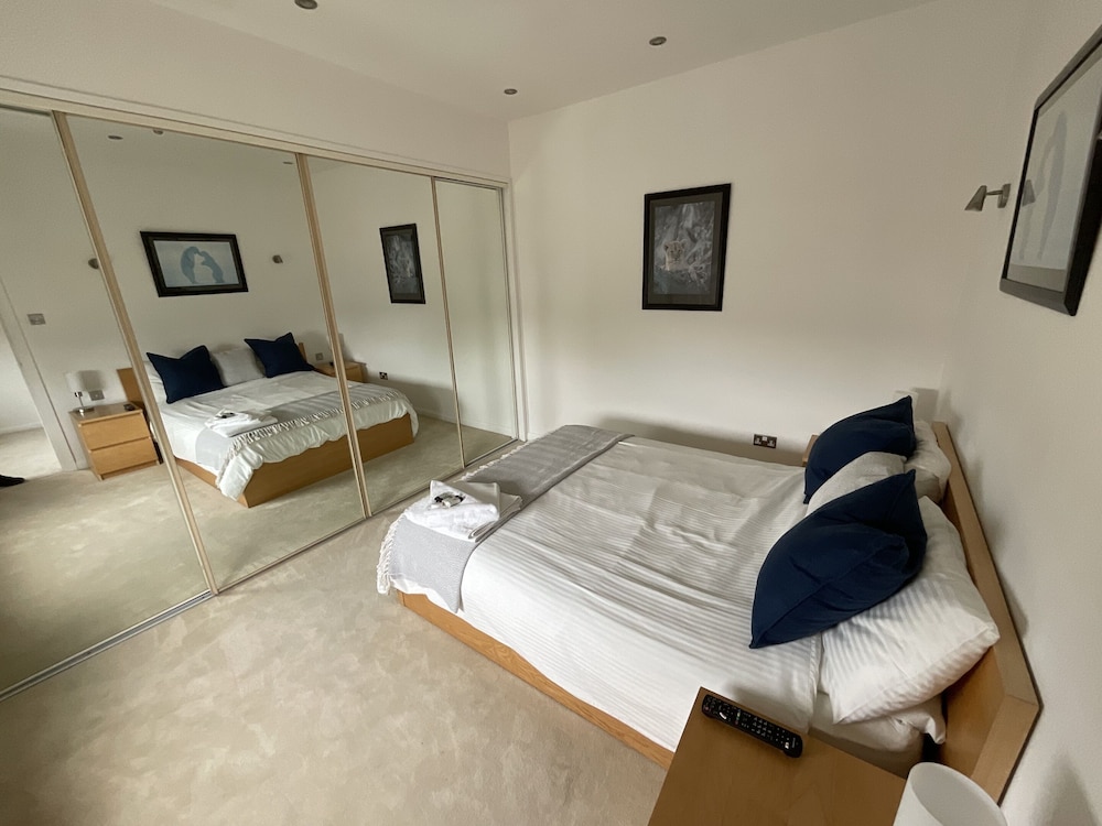 Earle House Serviced Apartments 15/50