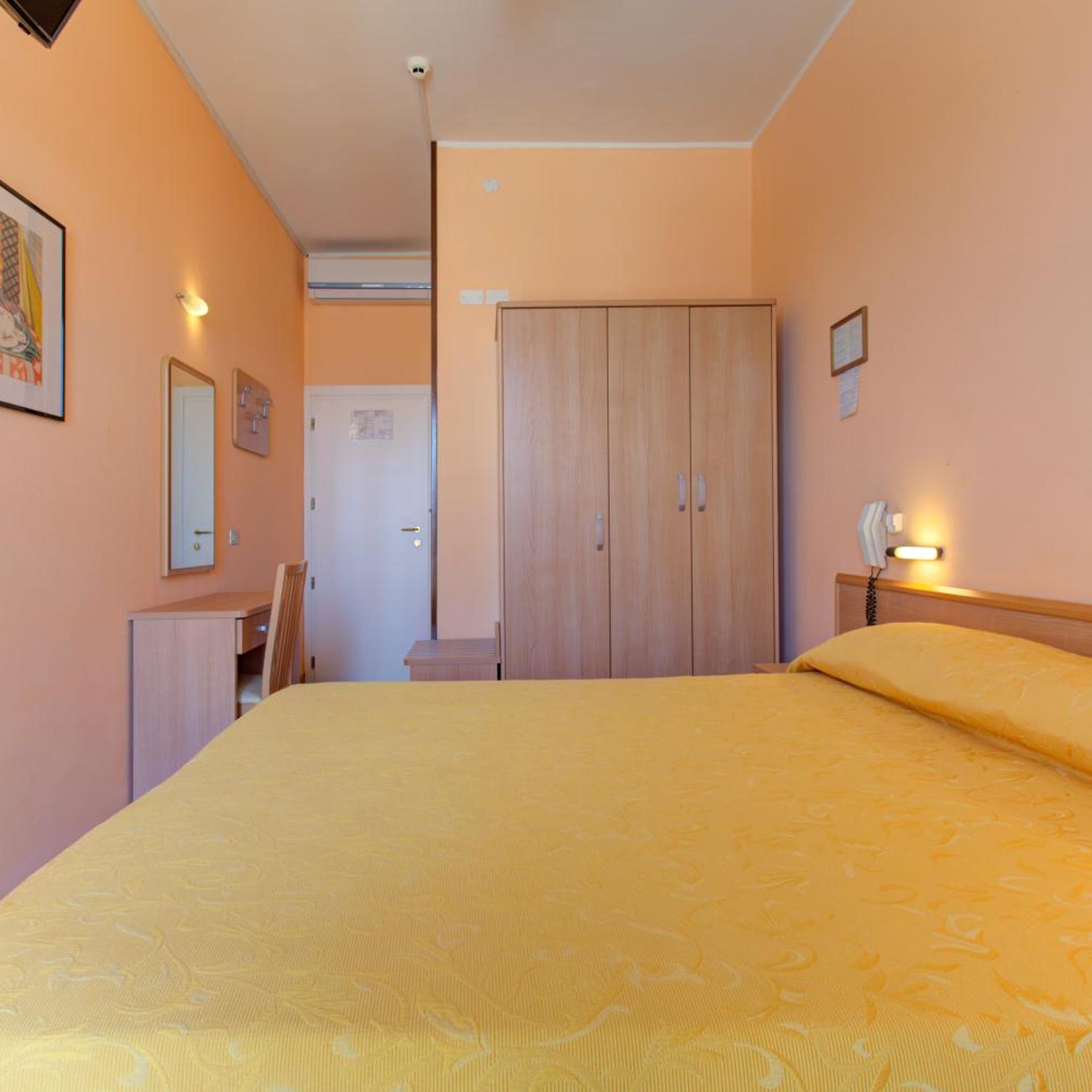 Hotel Nella 11/50