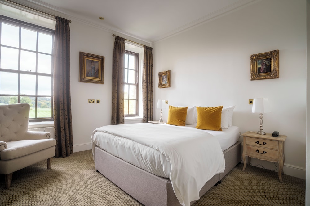 DELUXE, DOUBLE BED