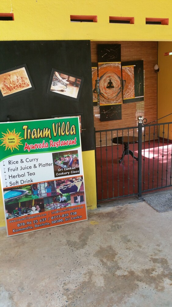 Traum Villa Bentota 30/50