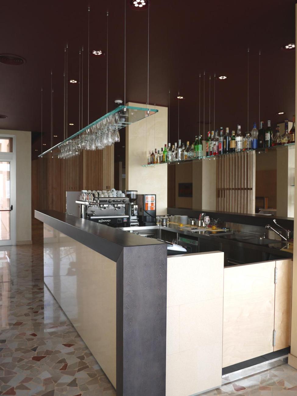 Hotel Ancora 8/50