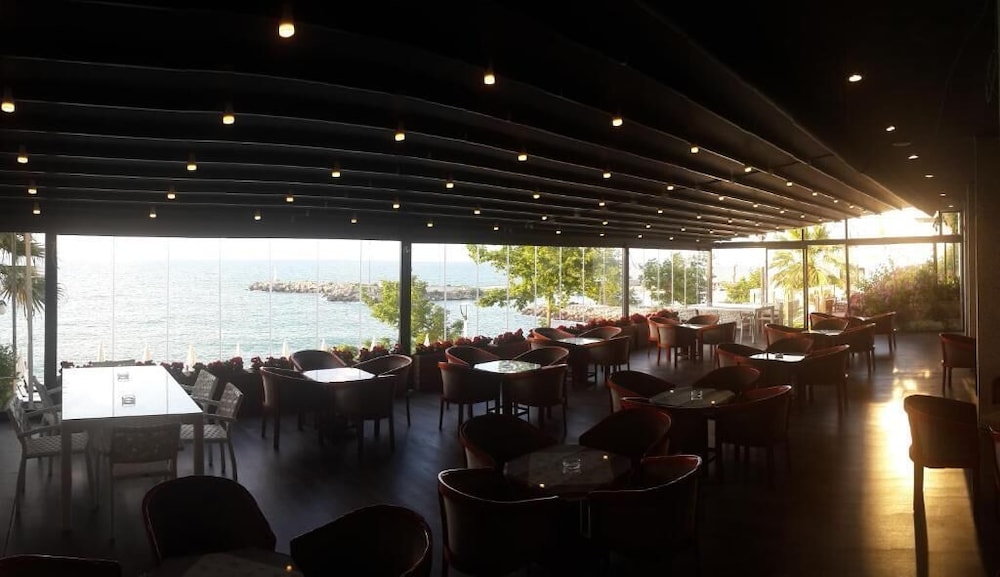 Diapolis Hotel 36/50