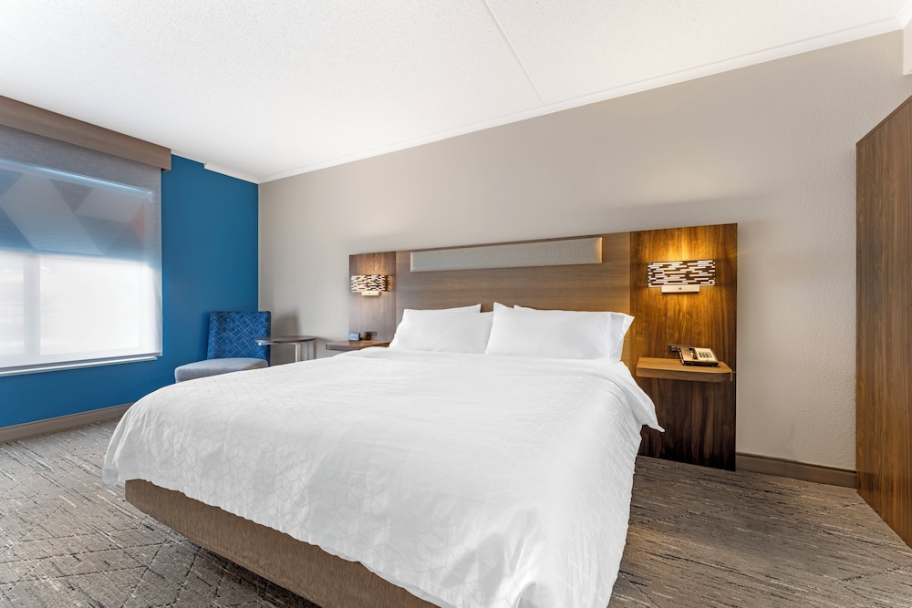 غرفة قياسية بسرير كينج، Holiday Inn Express Breezewood 6/7