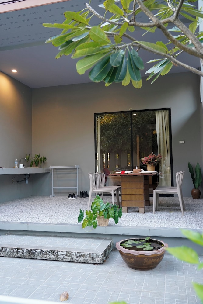 Villa Cha Cha Chaolao Beach Resort 5/60