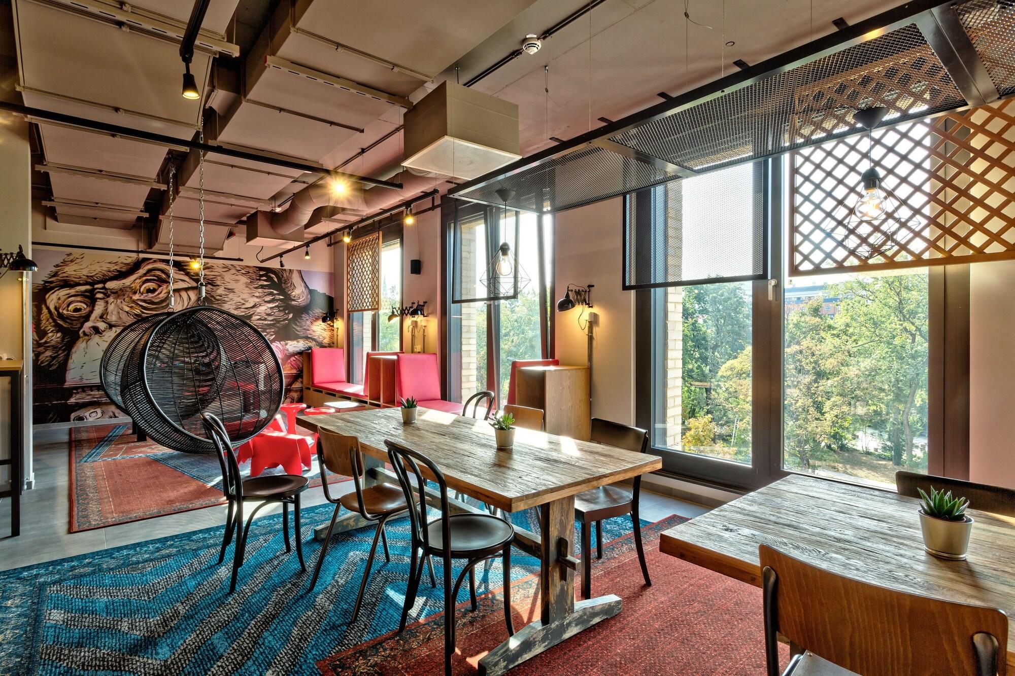 MEININGER Hotel Berlin Tiergarten 38/49