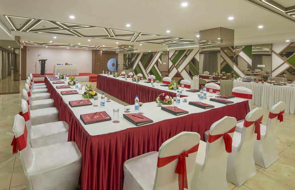 Lords Eco Inn Morbi 24/35