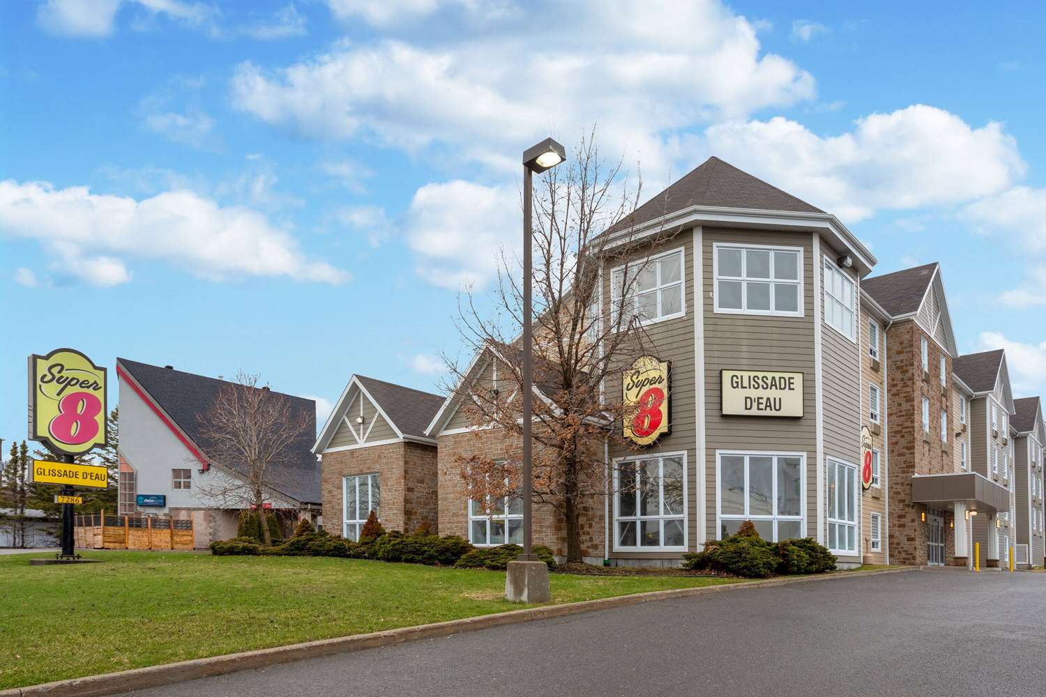 Super 8 By Wyndham Quebec City 23/28