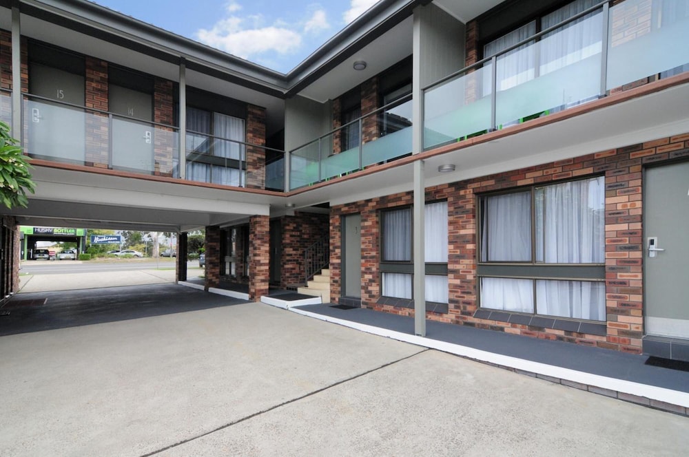 JERVIS BAY MOTEL 55/71