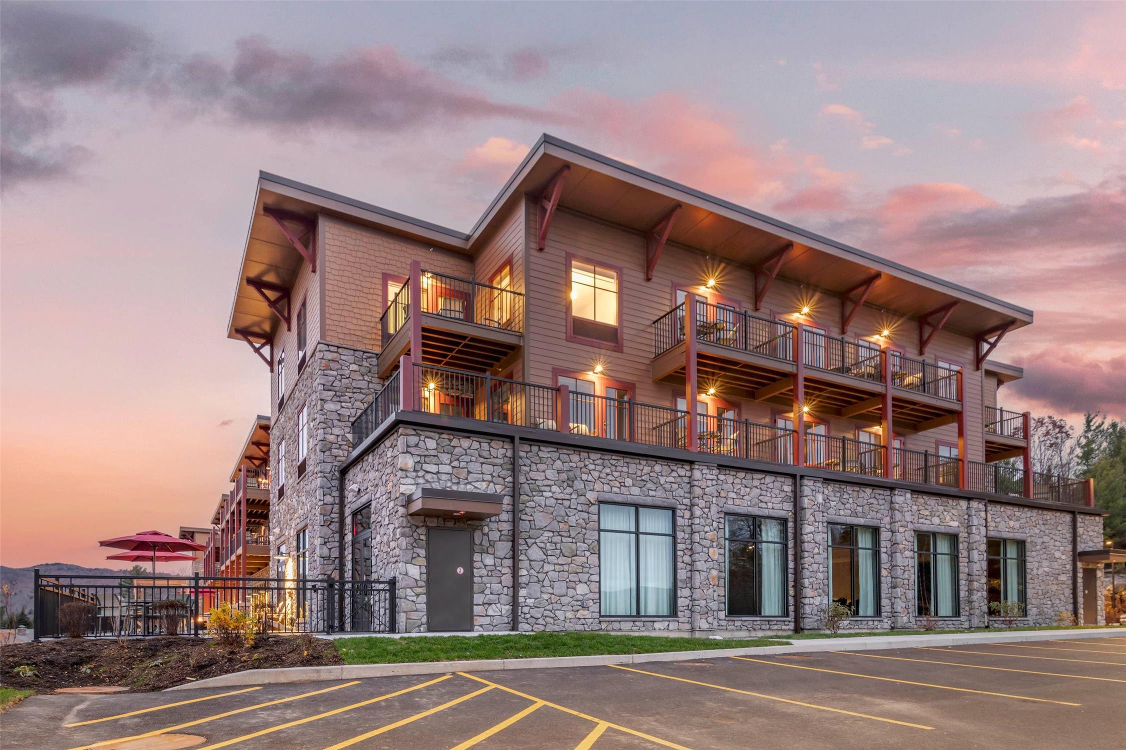 Cambria Hotel Lake Placid - Lakeside Resort 3/26