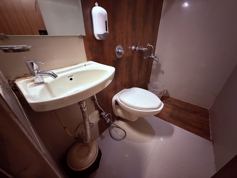 Hotel Alka Residency 50/50