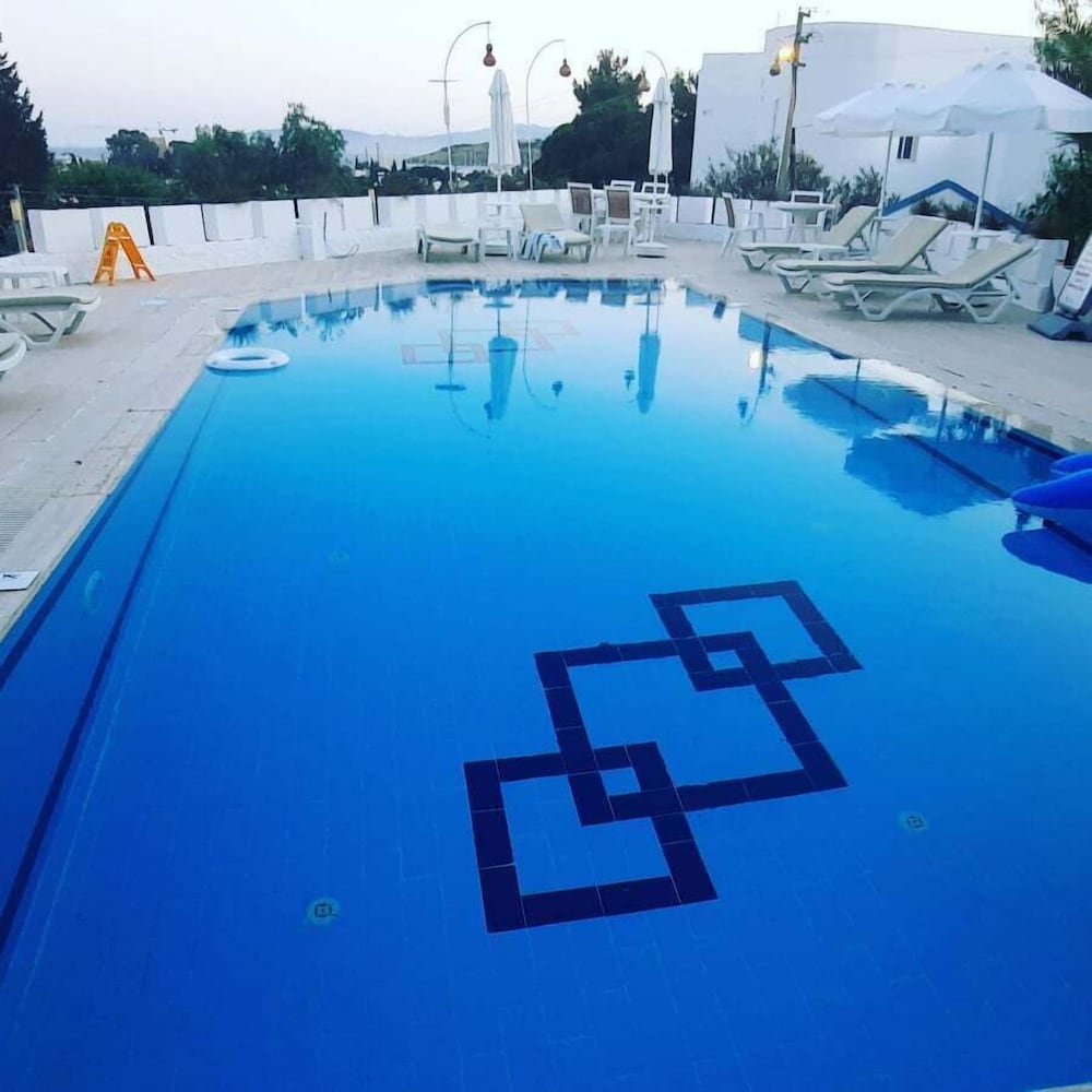 Dasis Hotel & Suites 35/40