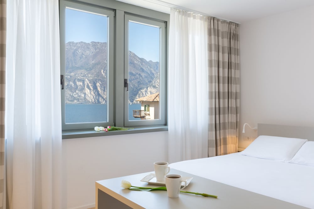 Hotel Lago Di Garda 20/77