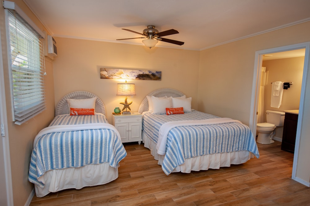 Cedar Cove Resort & Cottages 50/78