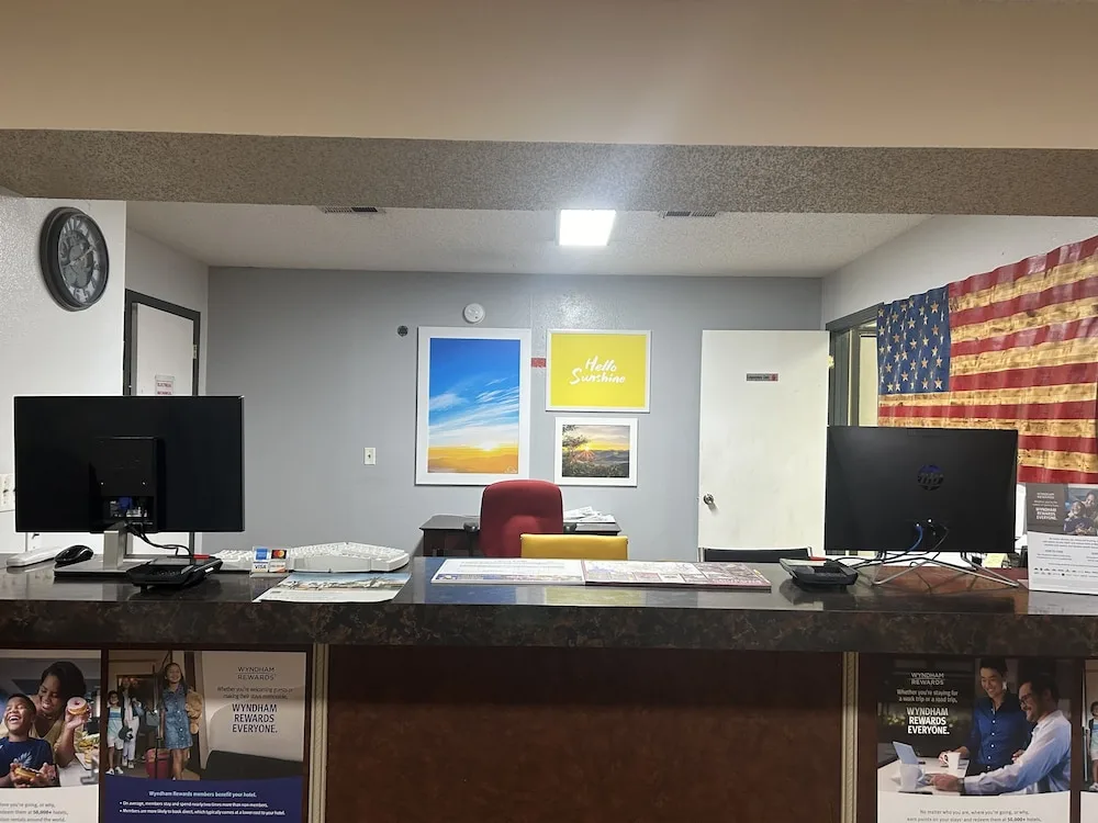 Days Inn by Wyndham Branson Near Theatre District 6/27