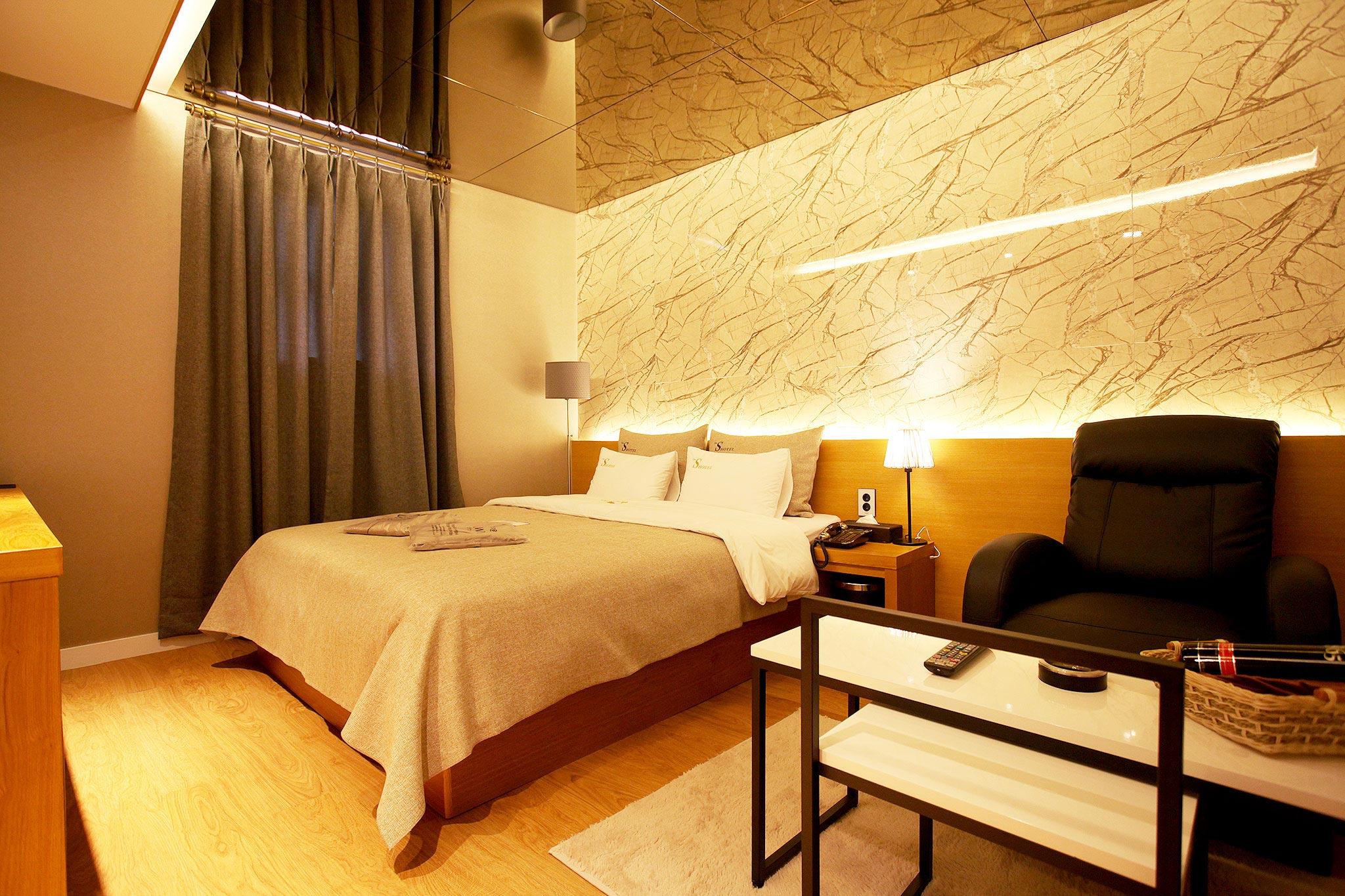 The S Hotel 4/61