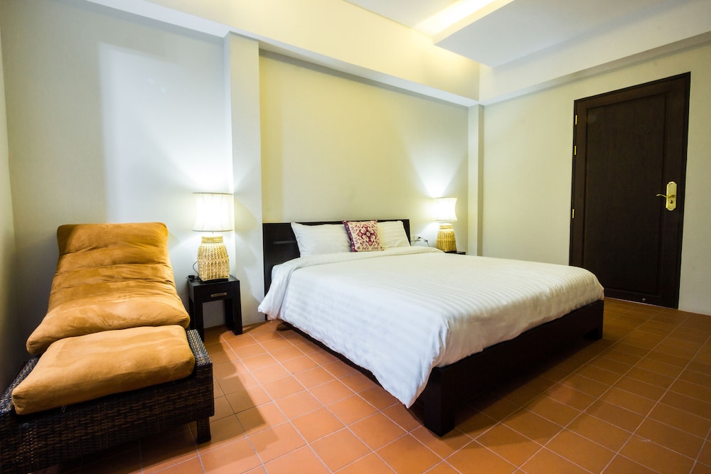 Jamadevi Hotel 11/91