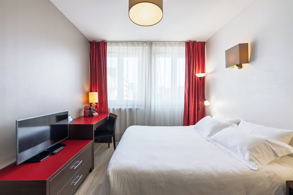 STUDIO, DOUBLE BED