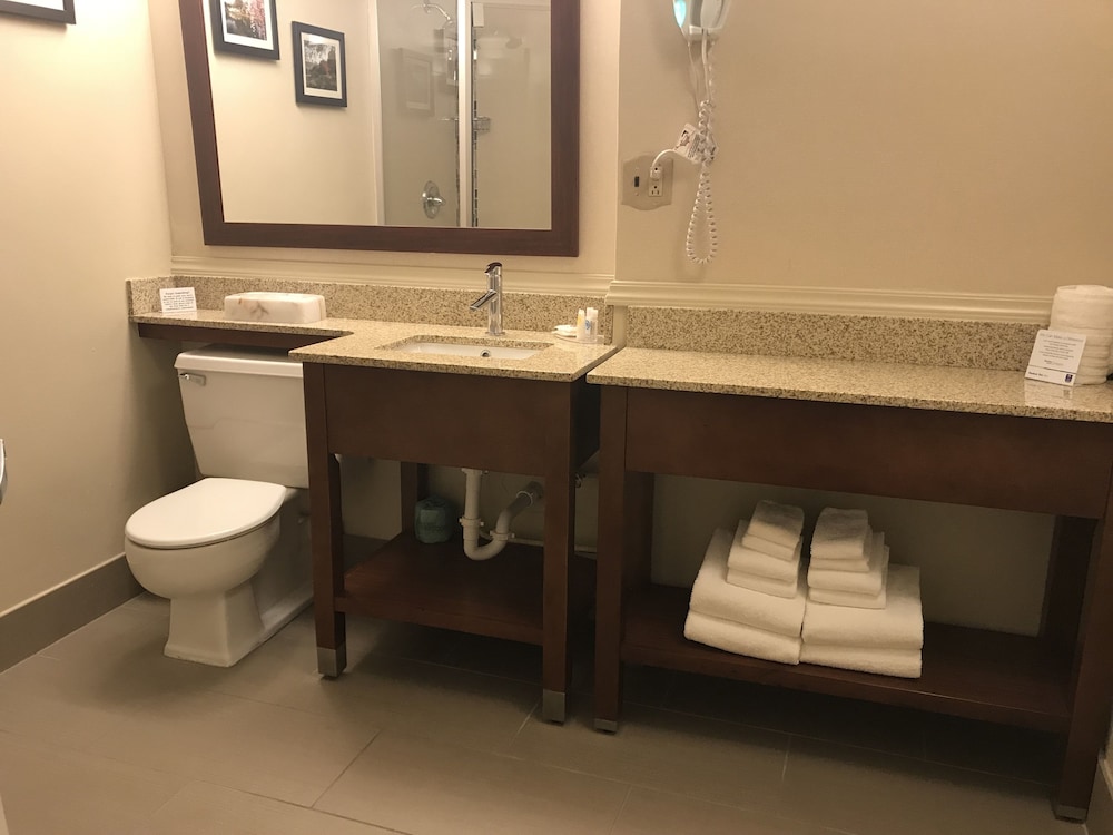 Comfort Inn Edgewater on Hudson River 18/37