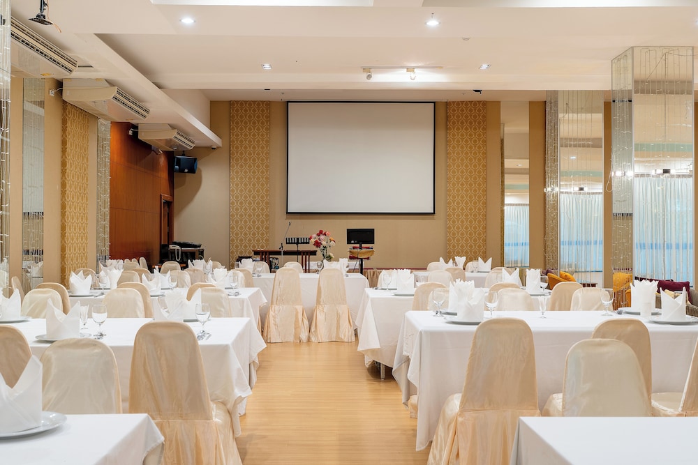 SUMMIT PAVILION SUVARNABHUMI HOTEL 38/50