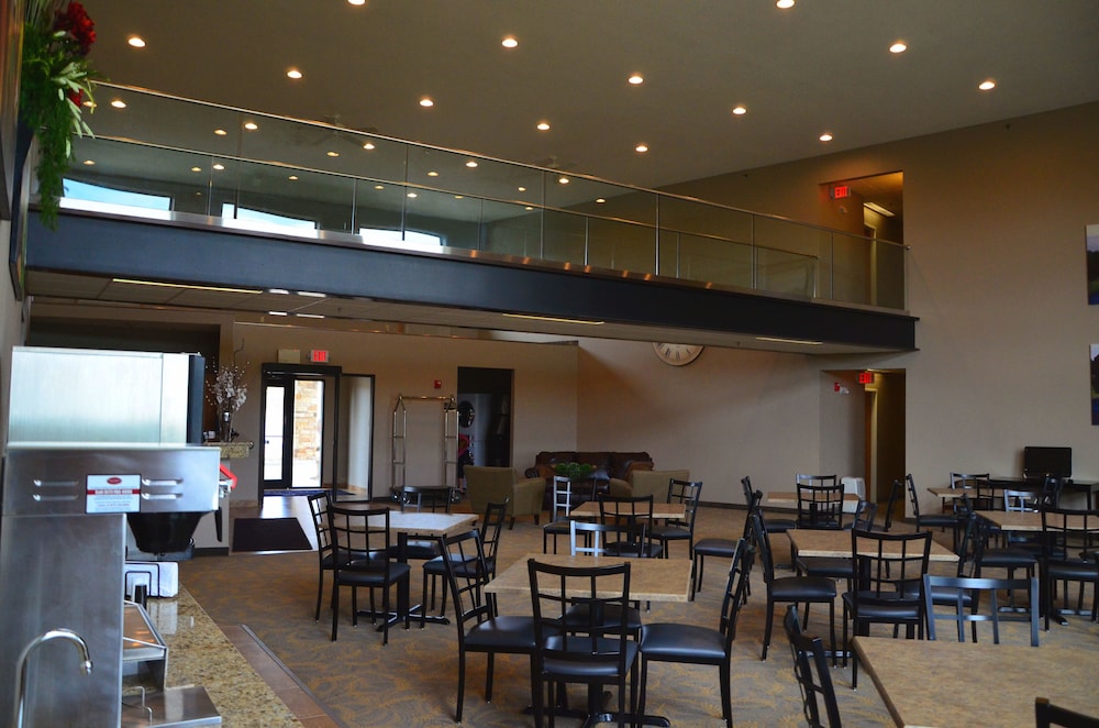 Qube Hotel Polk City 25/39