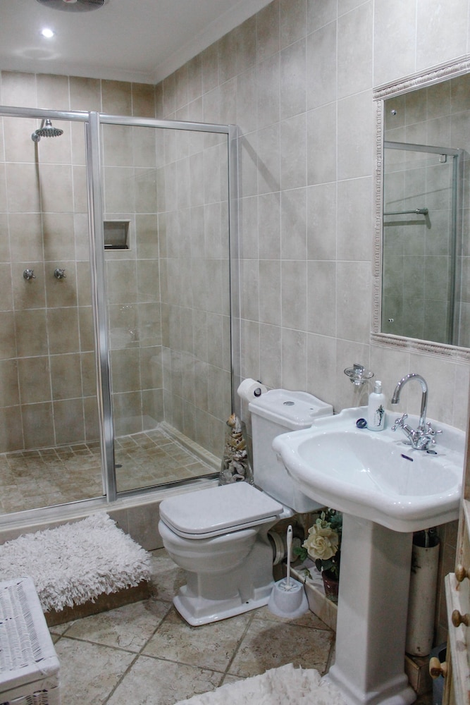 La Dolce Vita Guest House 45/50