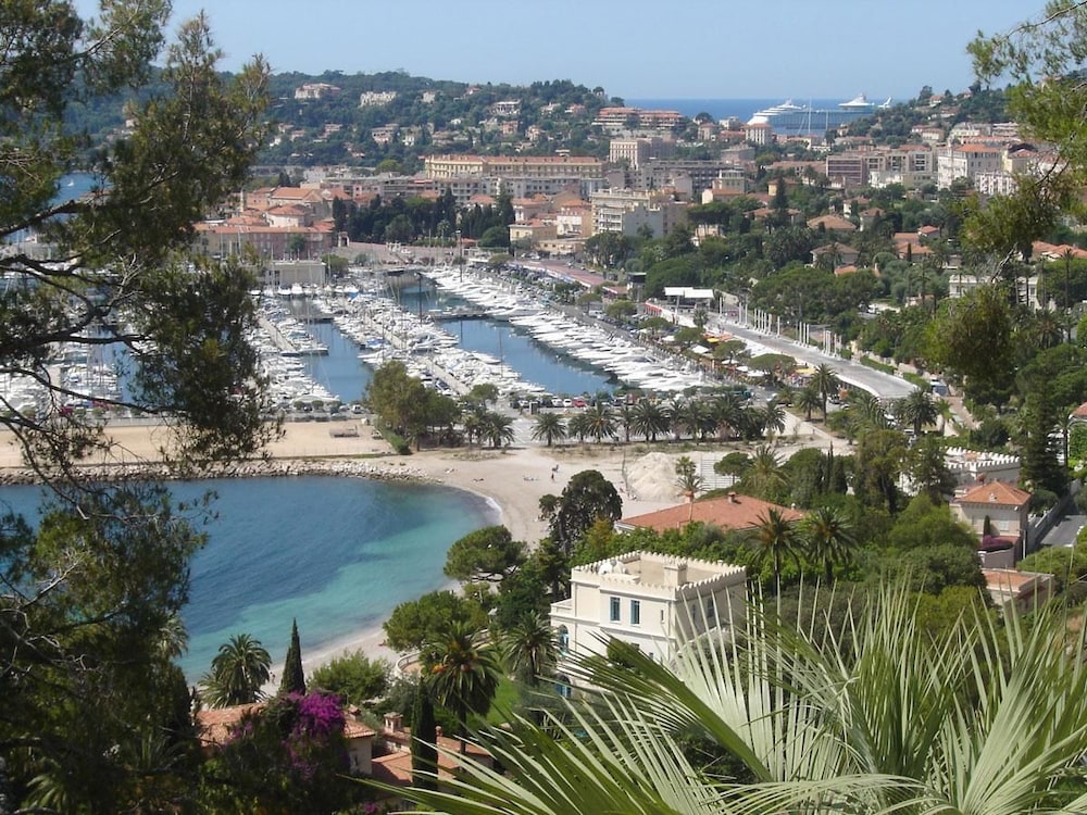 Exclusive Hotel Comte De Nice 43/50