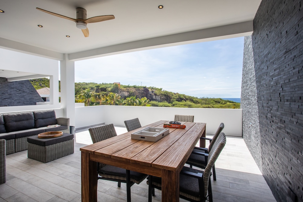 The Reef at Blue Bay Golf & Beach Resort 26/50