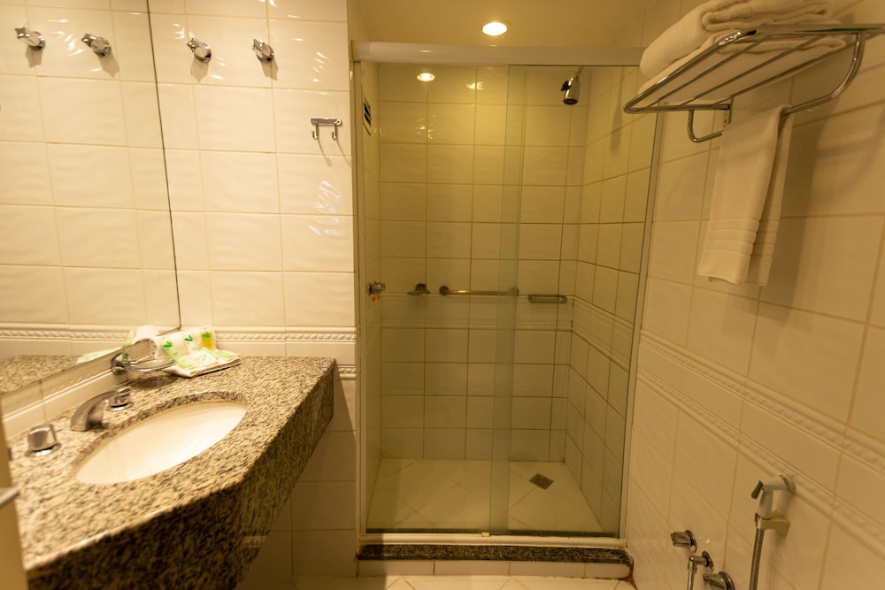 Master Porto Alegre (ex. Holiday Inn Porto Alegre) 67/69