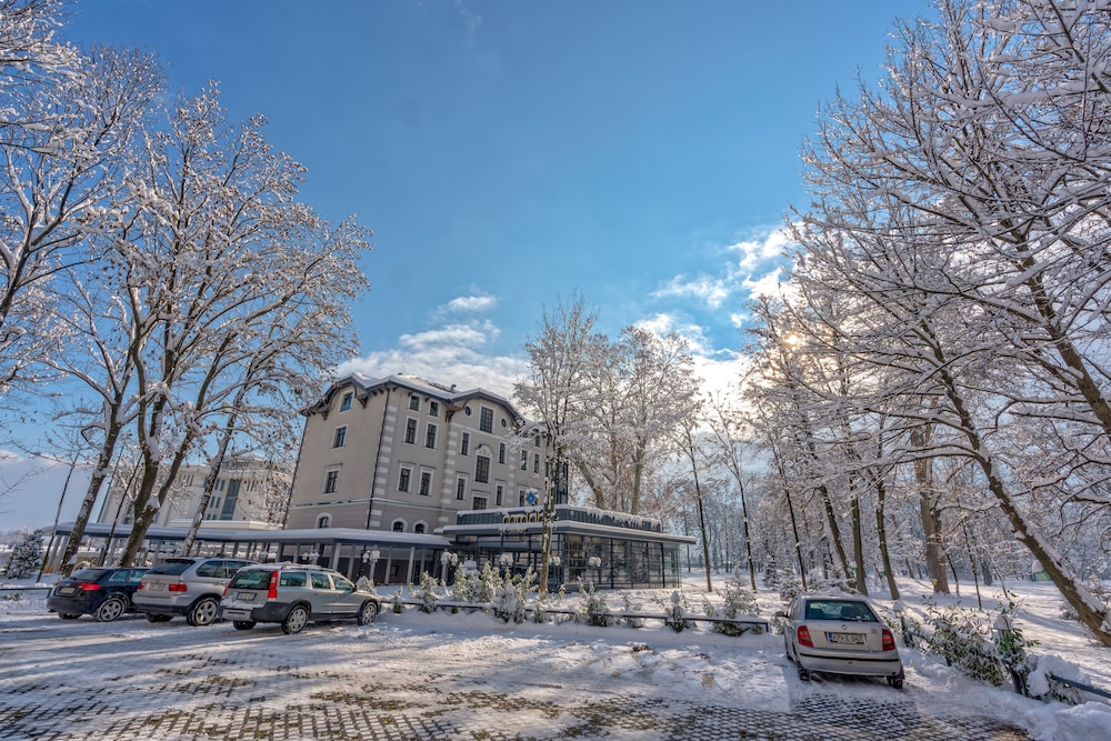 HERITAGE HOTEL KRONE 71/77