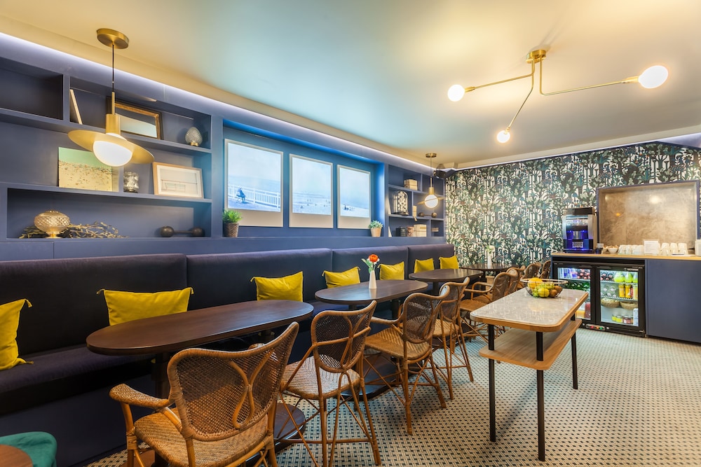 HANDSOME HOTEL BY ELEGANCIA 60/74