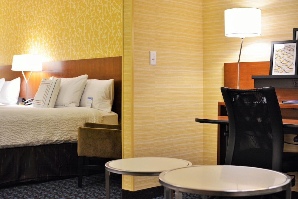 Fairfield Inn Suites Omaha Northwest 9/43