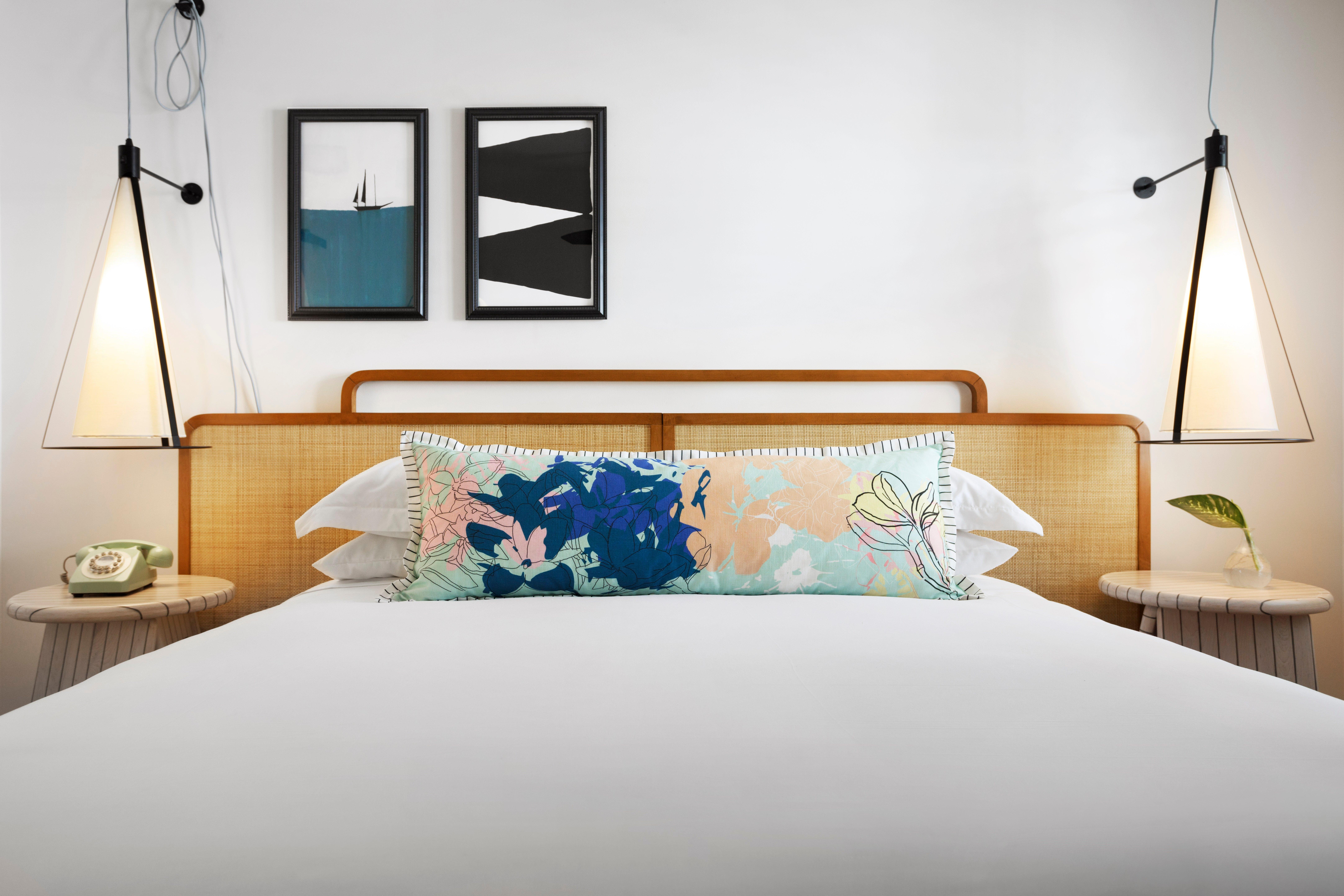 ROOM, KING BED, ACCESSIBLE