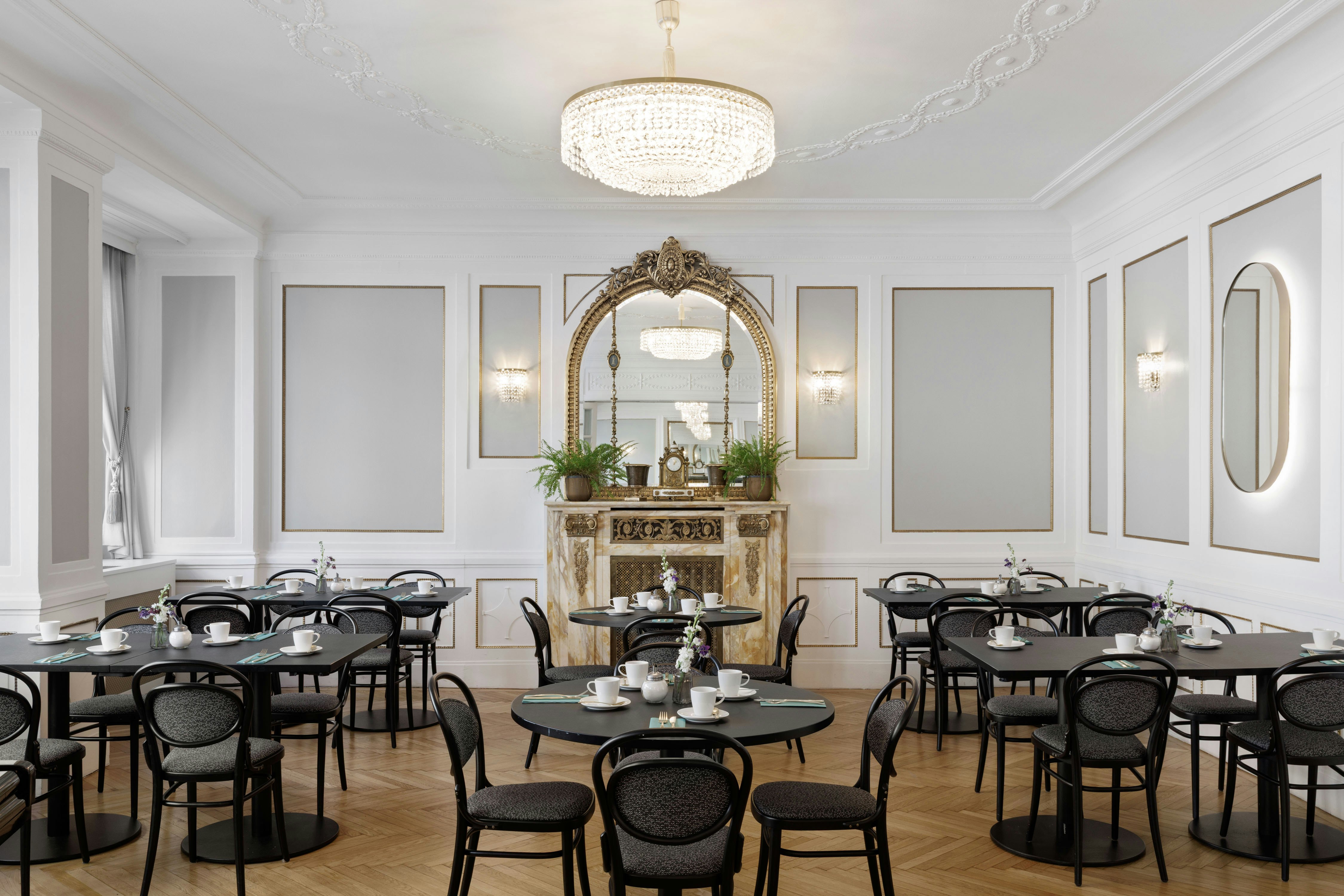 Hotel Astoria Vienna, Curio Collection by Hilton 41/54