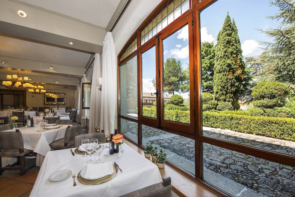 Parador de Avila 36/64