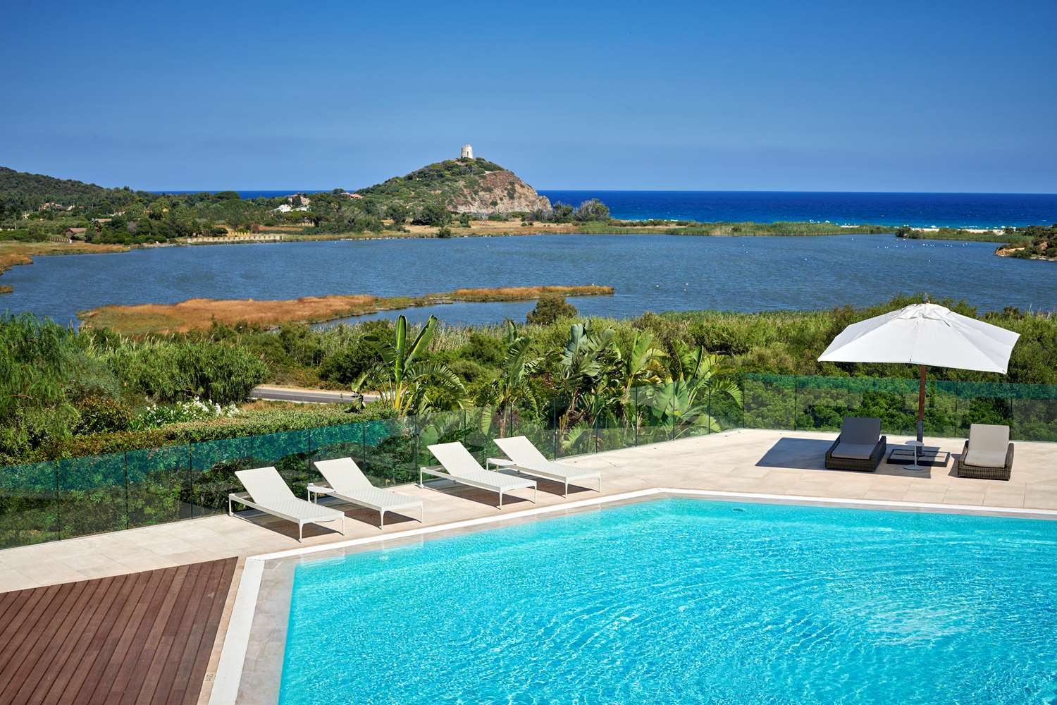 Conrad Chia Laguna Sardinia 38/44