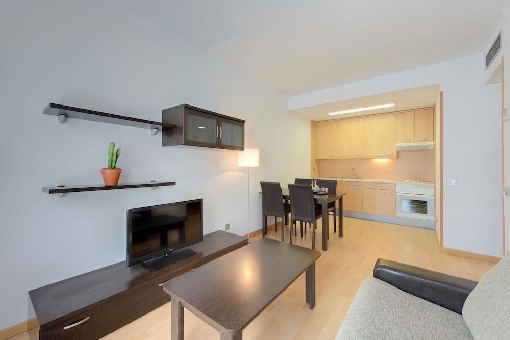 Madrid Airport Suites Affiliated By Melia 24/67