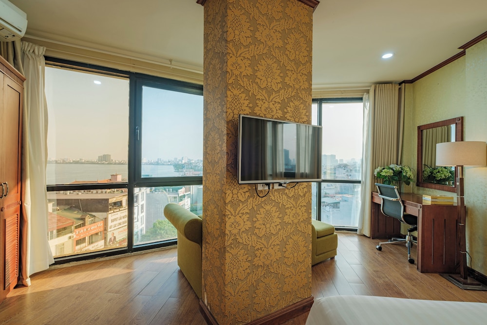 Sunset Westlake Hanoi Hotel 34/74