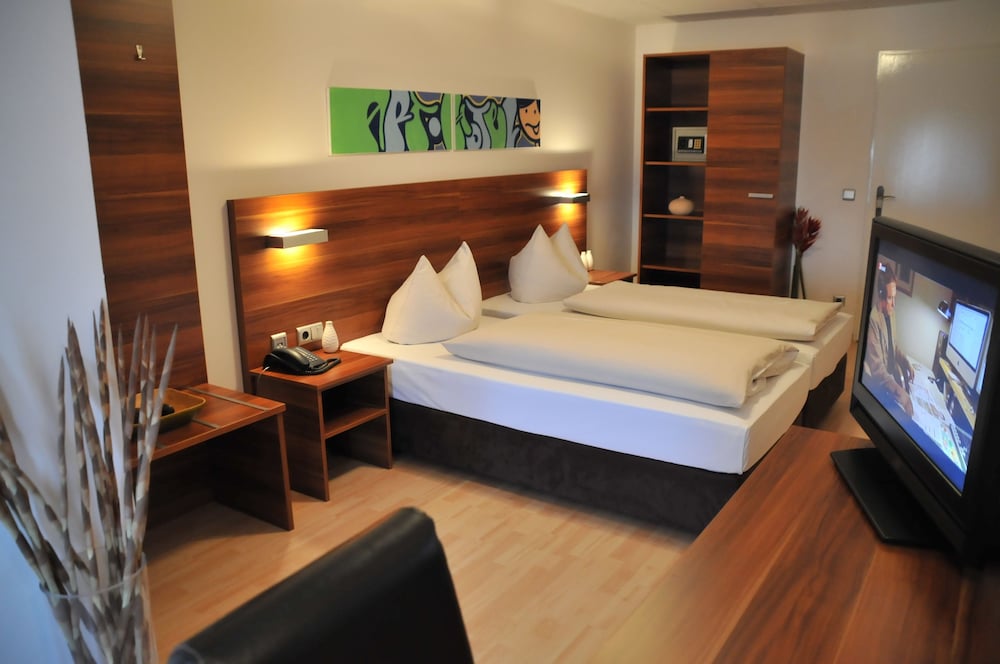 غرفة قياسية بسريرين منفصلين، Arthotel Munich 6/10