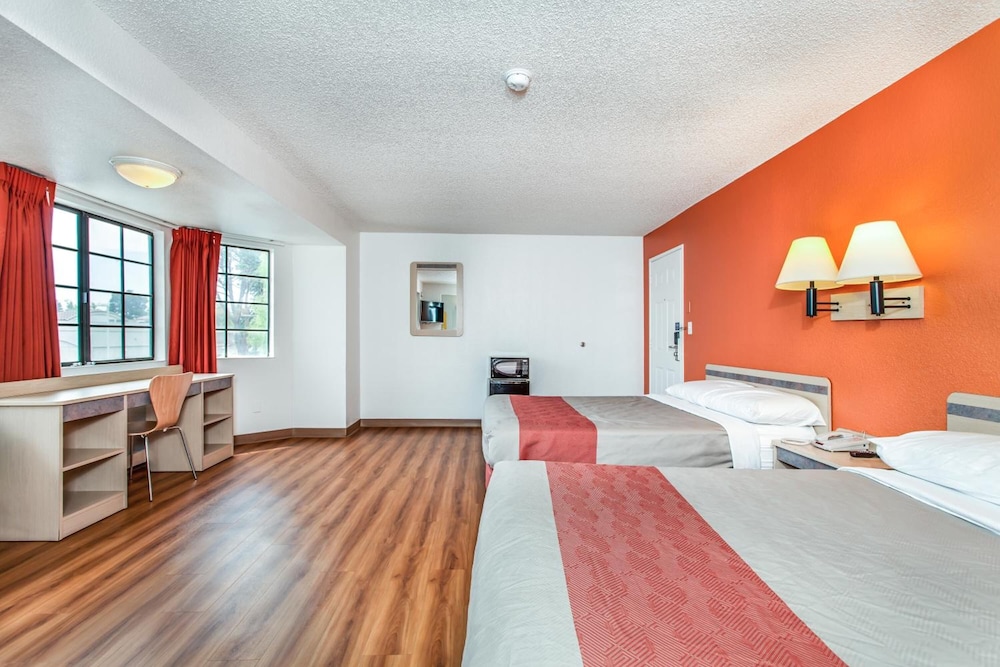 Motel6 Fairfield, CA - North 40/69