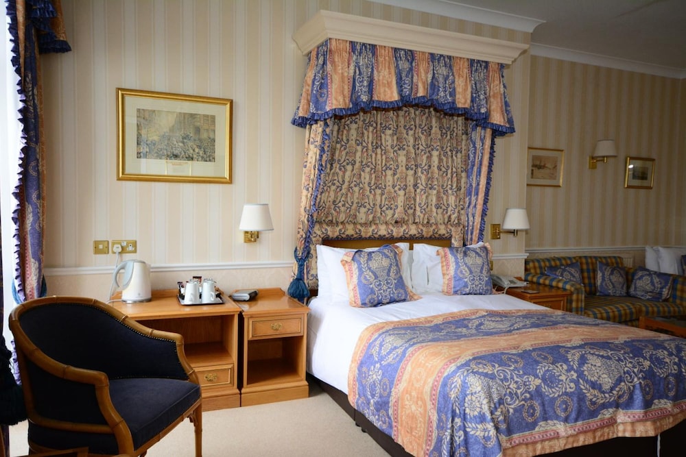 The Crescent Hotel 30/61