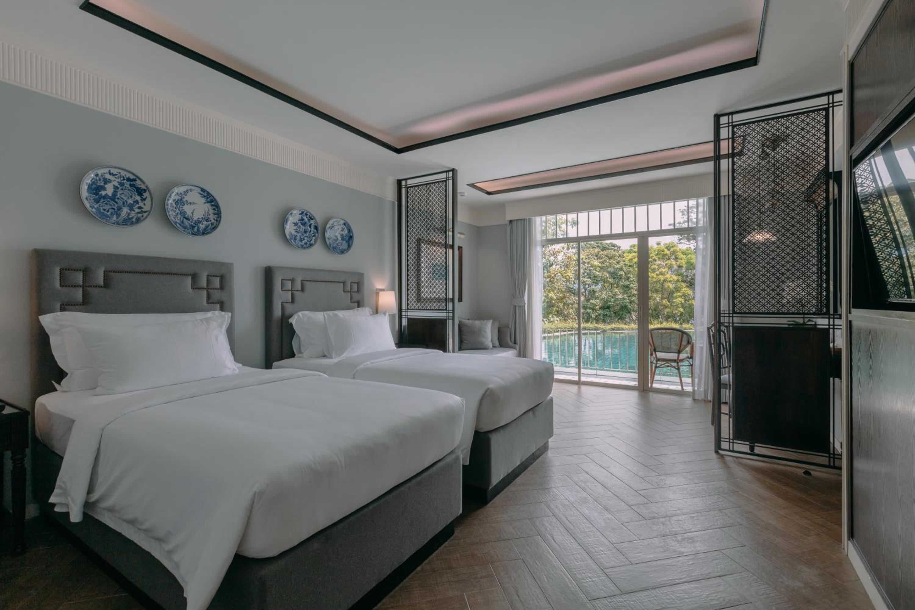 Deluxe, Double Bed, Pool Access