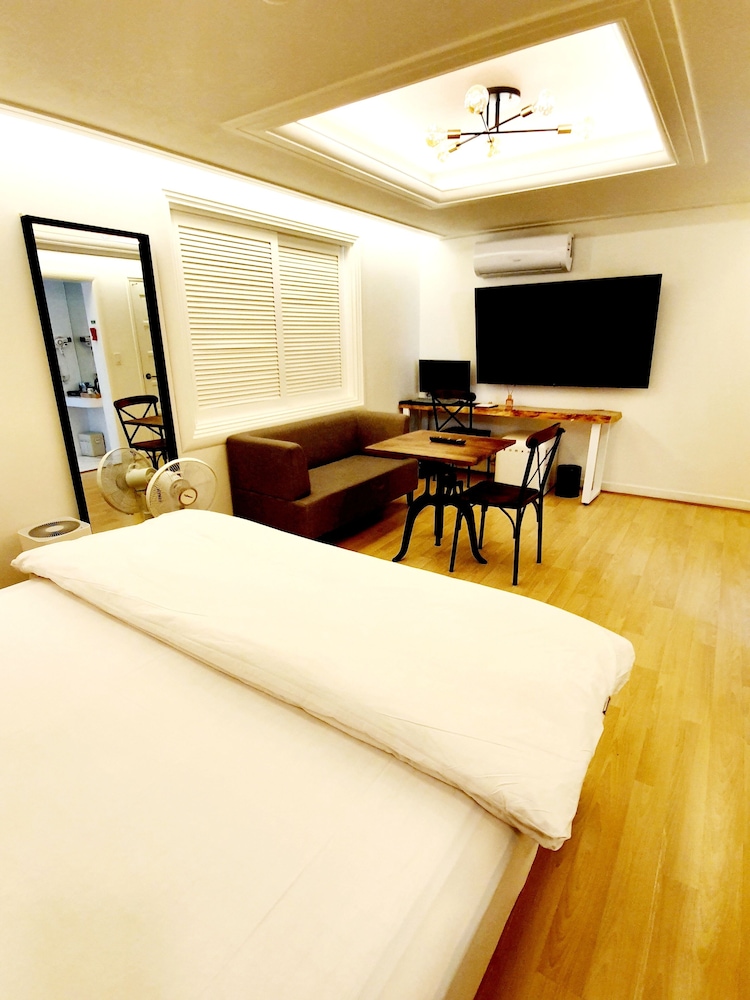 Uneed Hotel 23/60