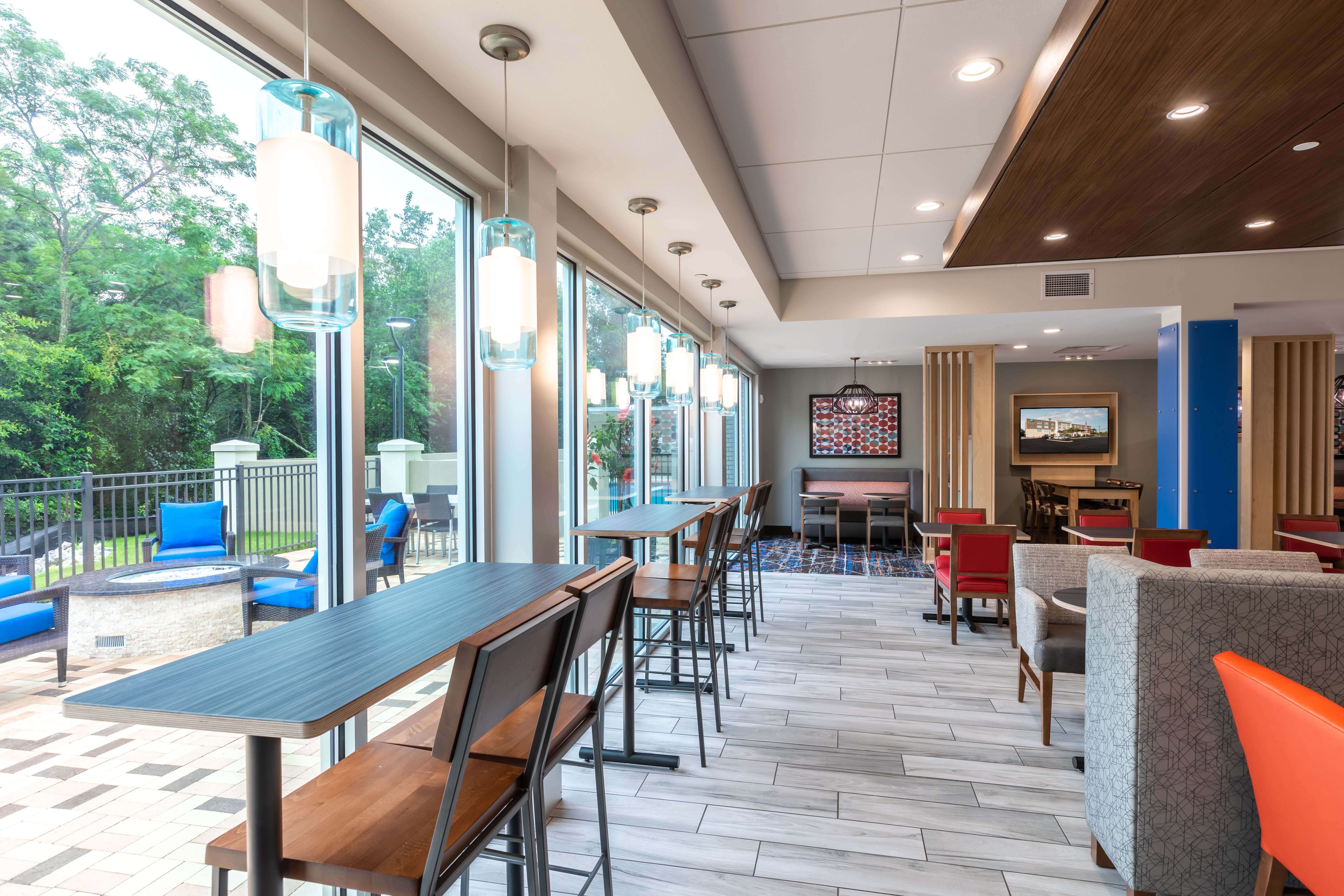 Holiday Inn Express Suites Greenville S Piedmont 43/81