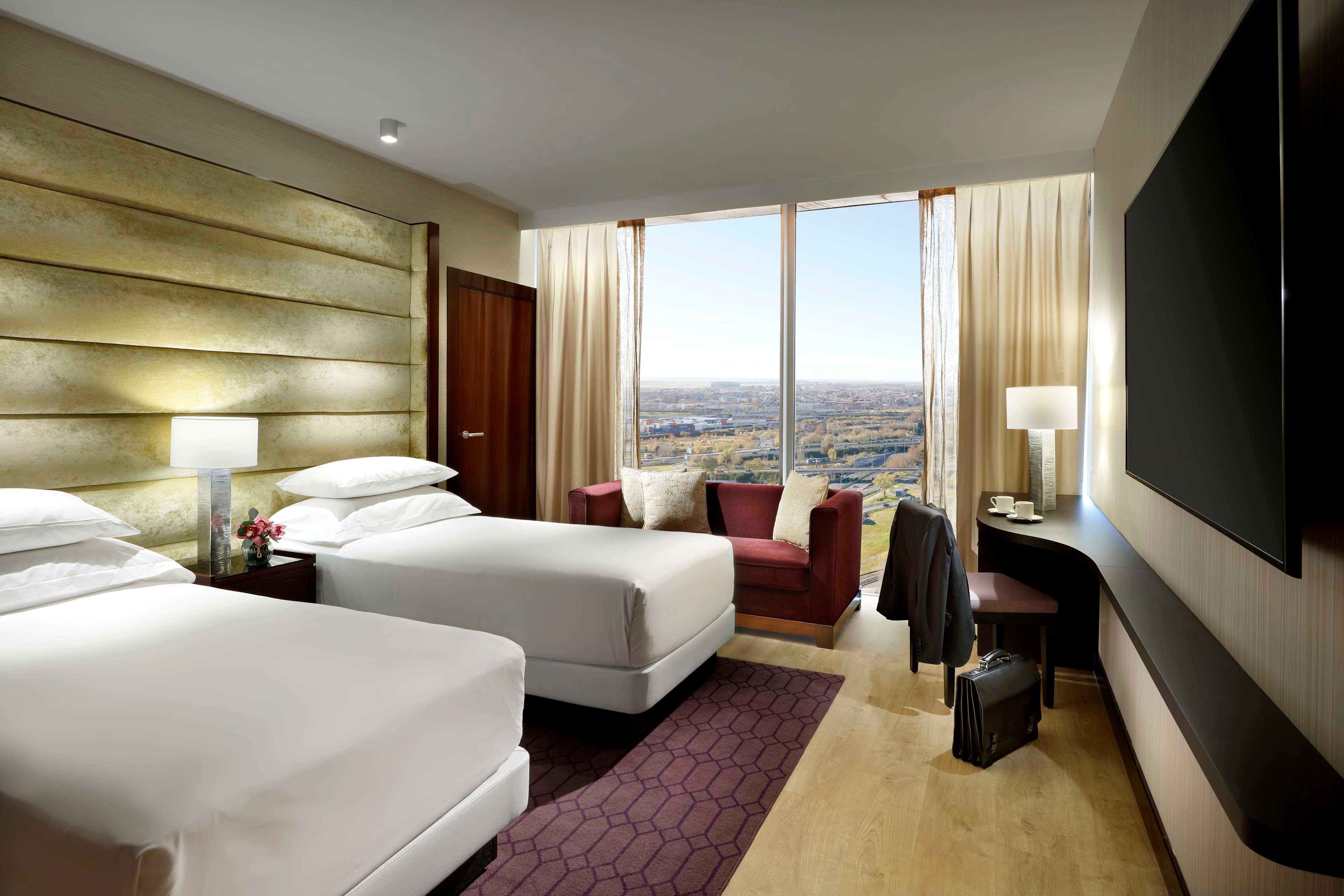 Standard, Twin Beds