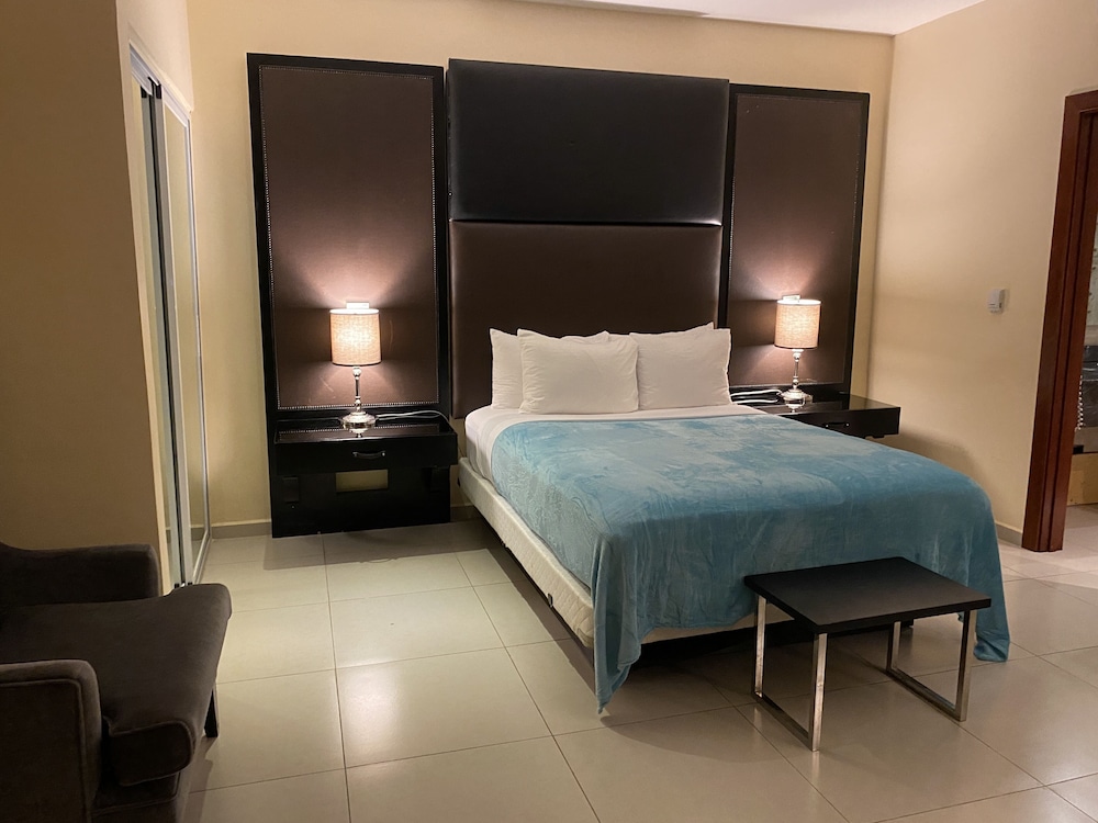 ROOM, DOUBLE BED, INTERIOR VIEW