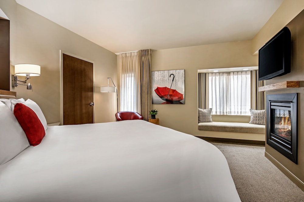 Inn at the 5th 22/45
